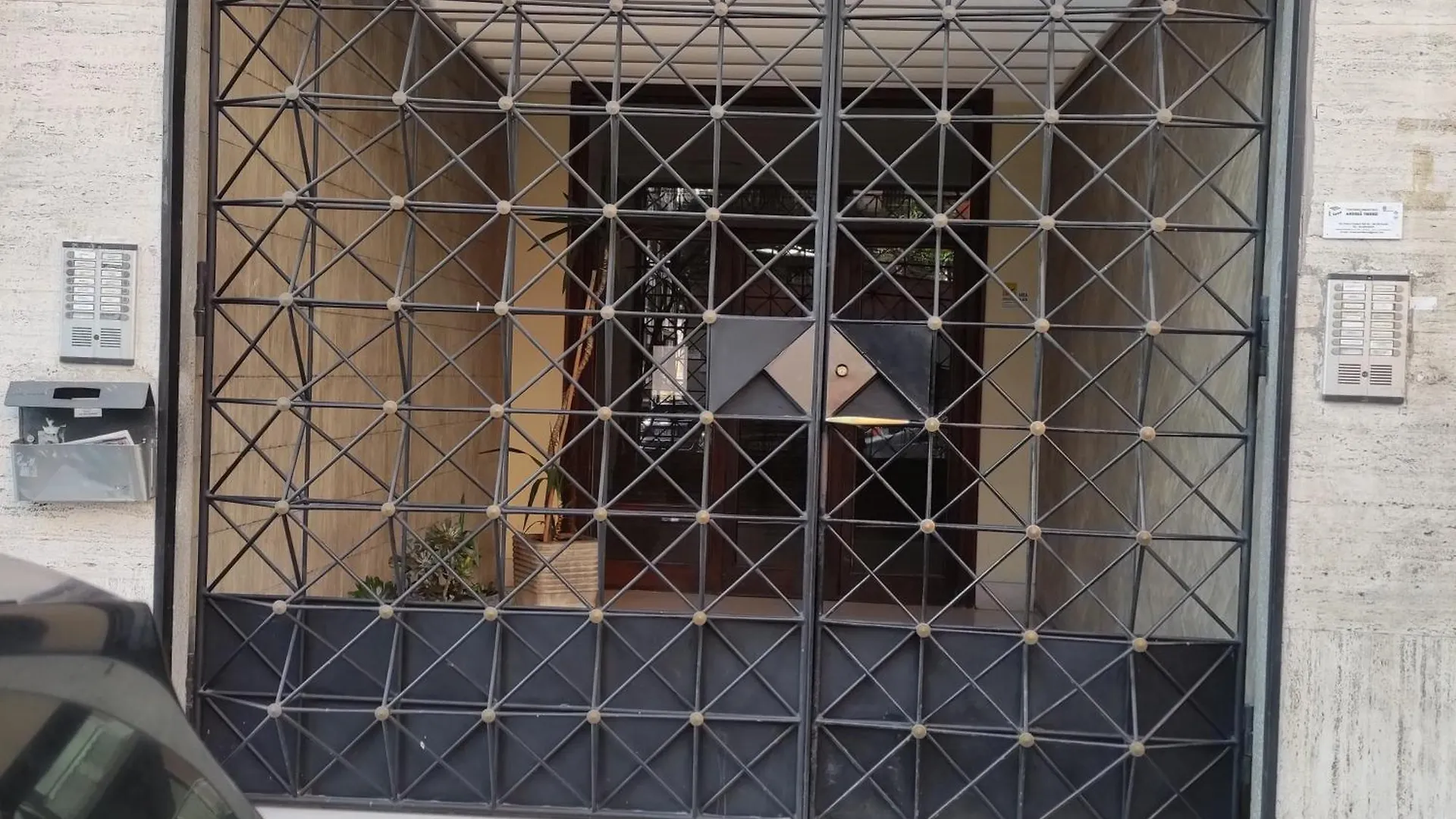 Home In Trastevere With Garage Rome
